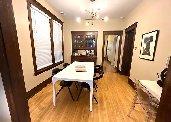 Apartment Irving Park Updated Vintage Unit 2-flat
