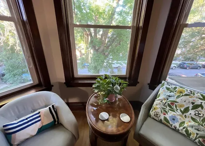 Irving Park Updated Vintage Unit 2-flat Apartment Chicago