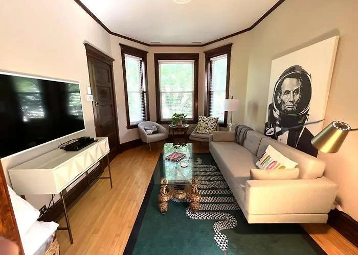 Apartment Irving Park Updated Vintage Unit 2-flat