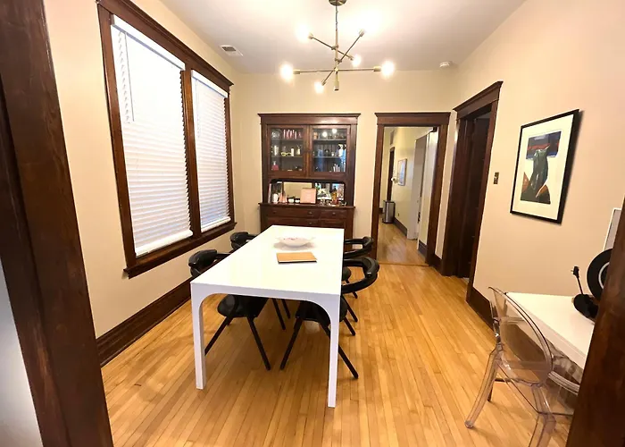 Irving Park Updated Vintage Unit 2-flat Apartment Chicago